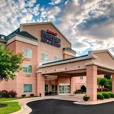 Fairfield Inn And Suites By Marriott Emporia I-95 Экстерьер фото