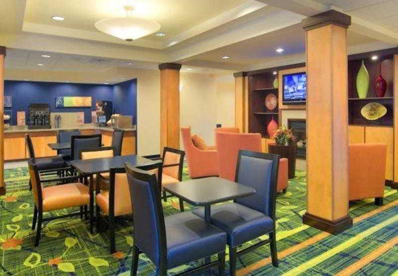 Fairfield Inn And Suites By Marriott Emporia I-95 Экстерьер фото