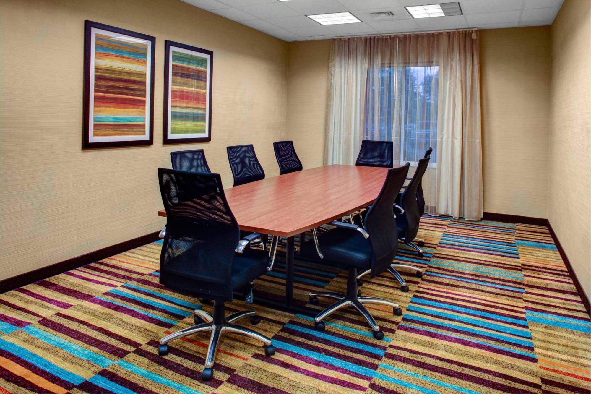 Fairfield Inn And Suites By Marriott Emporia I-95 Экстерьер фото