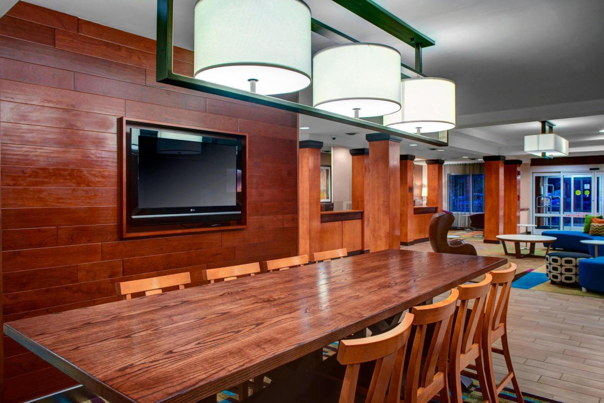 Fairfield Inn And Suites By Marriott Emporia I-95 Экстерьер фото