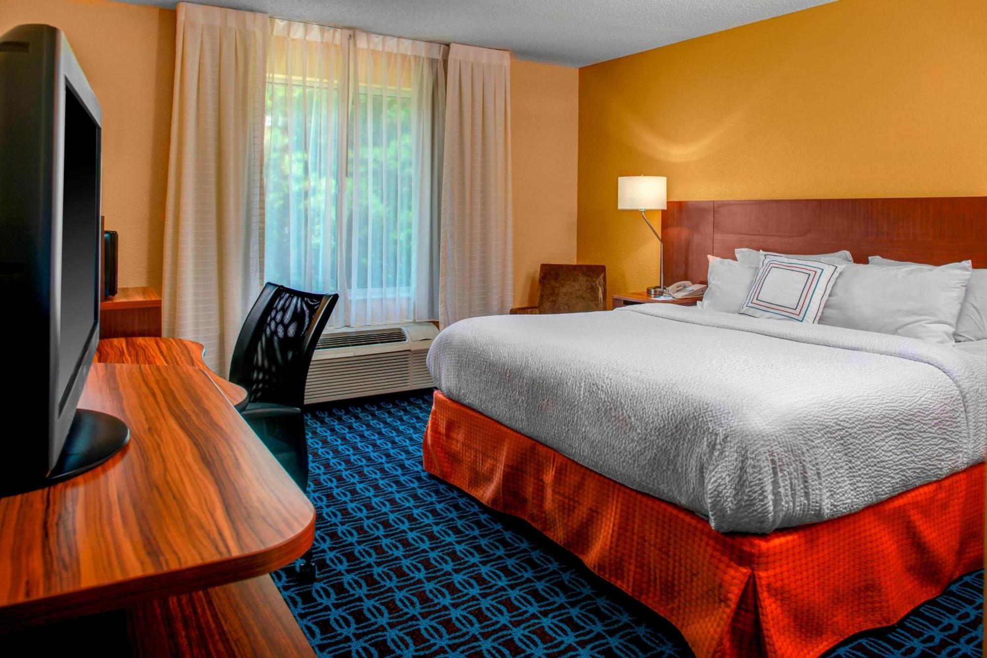 Fairfield Inn And Suites By Marriott Emporia I-95 Экстерьер фото