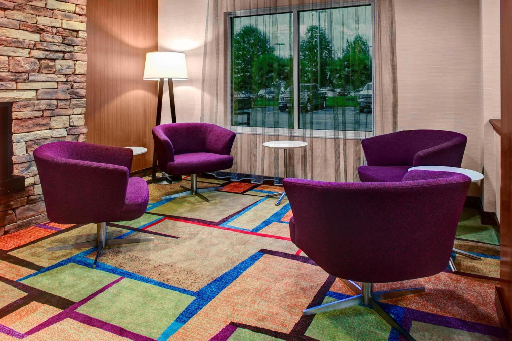 Fairfield Inn And Suites By Marriott Emporia I-95 Экстерьер фото