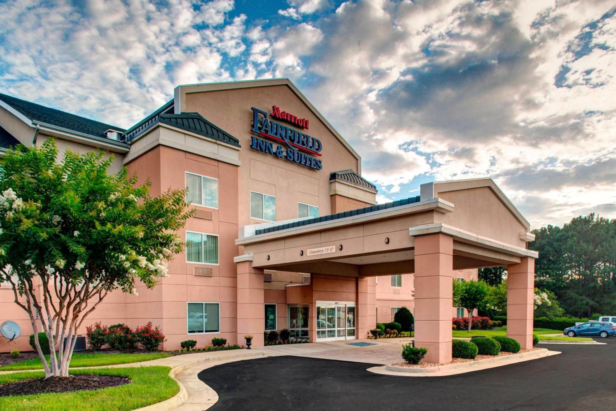 Fairfield Inn And Suites By Marriott Emporia I-95 Экстерьер фото