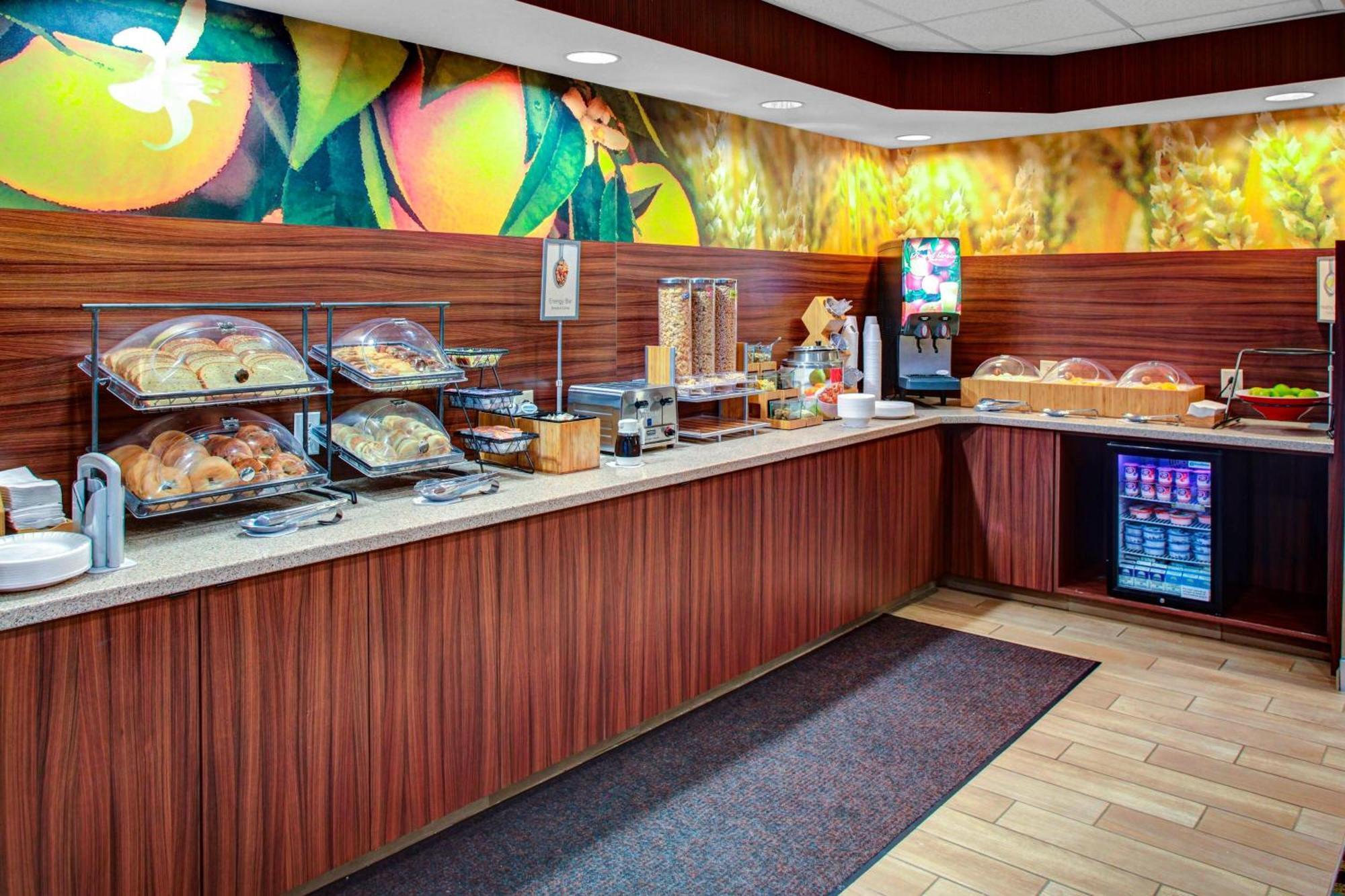 Fairfield Inn And Suites By Marriott Emporia I-95 Экстерьер фото
