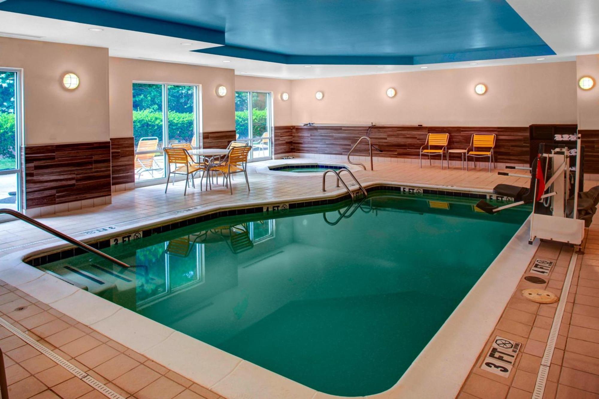 Fairfield Inn And Suites By Marriott Emporia I-95 Экстерьер фото