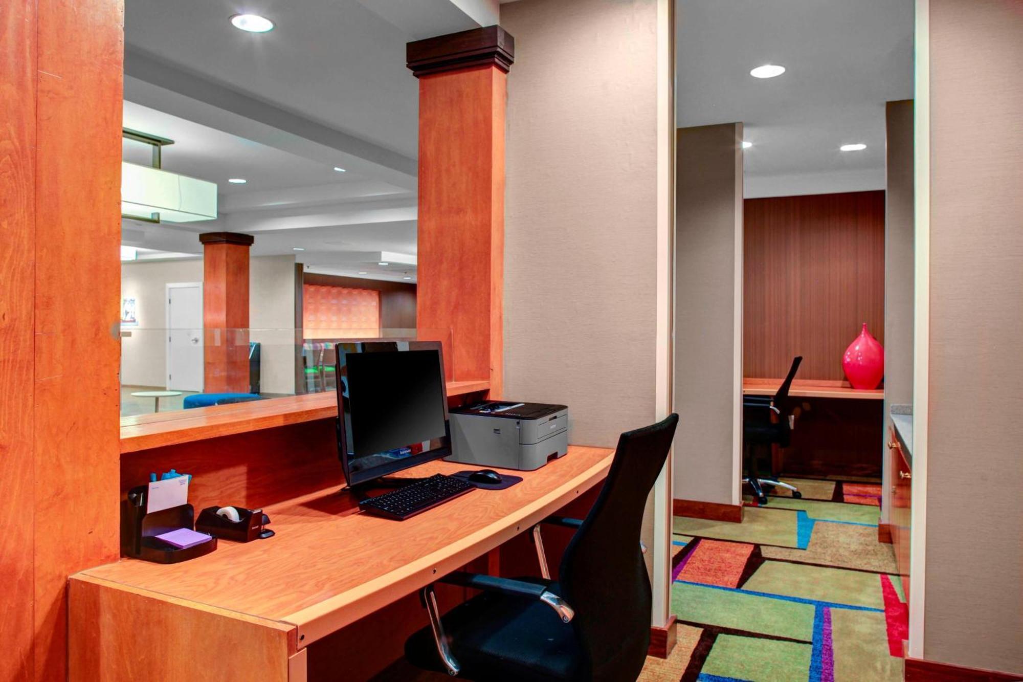 Fairfield Inn And Suites By Marriott Emporia I-95 Экстерьер фото
