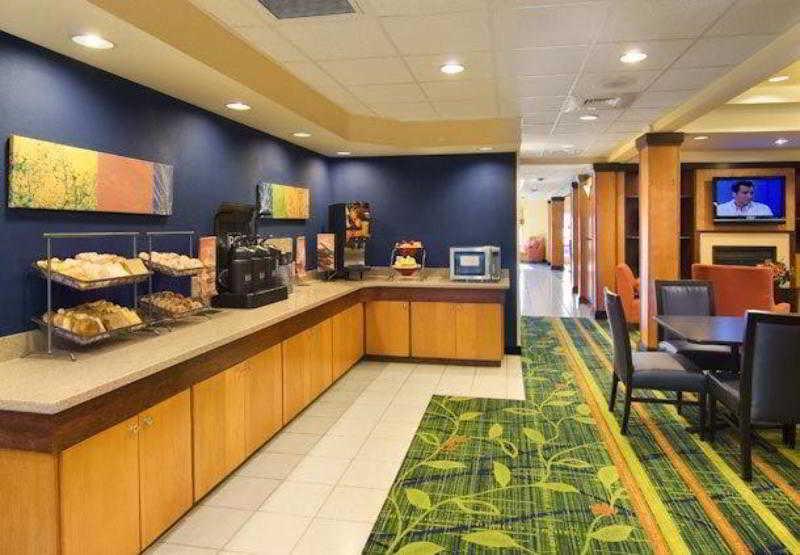 Fairfield Inn And Suites By Marriott Emporia I-95 Экстерьер фото