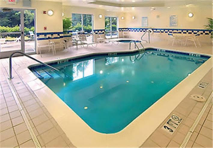 Fairfield Inn And Suites By Marriott Emporia I-95 Экстерьер фото