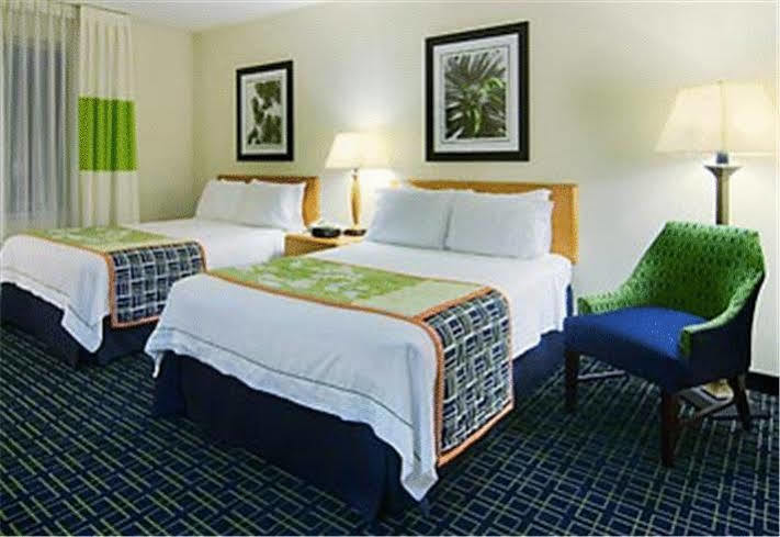Fairfield Inn And Suites By Marriott Emporia I-95 Экстерьер фото